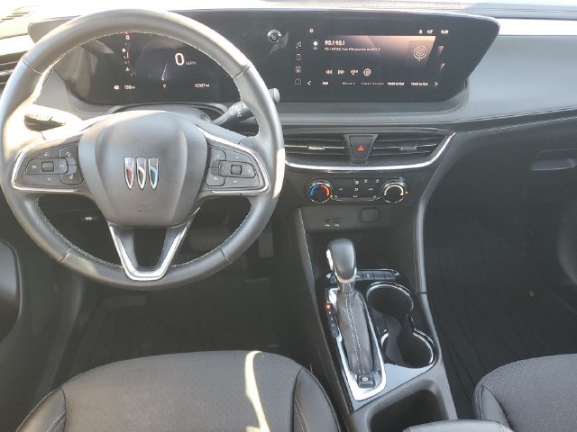 Certified 2024 Buick Encore GX Preferred w/ Comfort Package FWD image 11