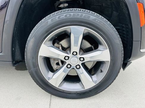 Used 2022 Jeep Grand Cherokee L Limited image 47