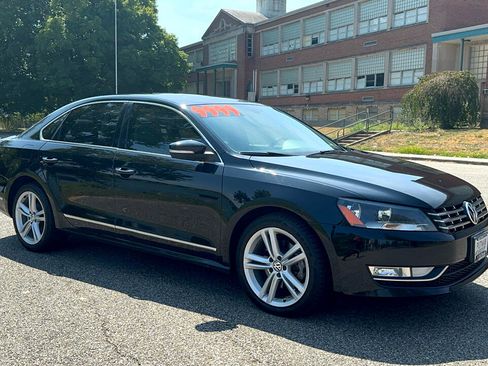 Used 2013 Volkswagen Passat TDI SE image 9