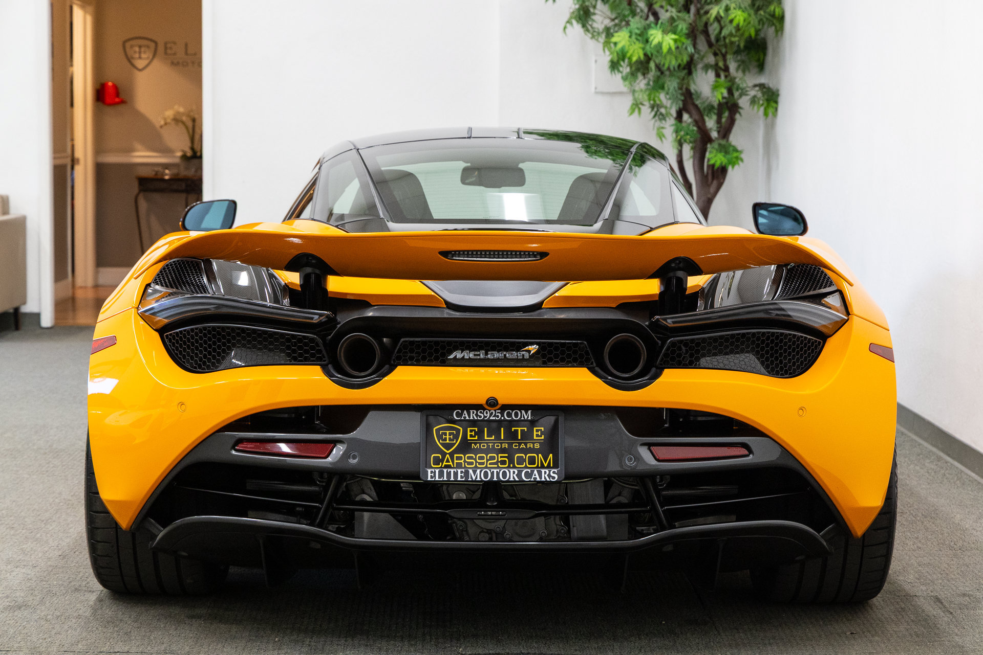 Used 2019 McLaren 720S Performance RWD image 4