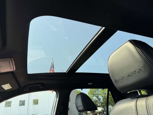Certified 2025 Honda Pilot Black Edition image 19