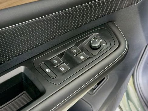 New 2026 Volkswagen Atlas SE FWD image 19