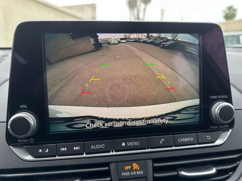 Used 2025 Nissan Altima 2.5 SV image 27