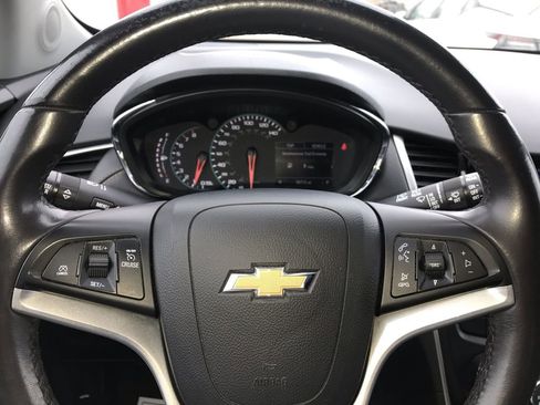 Used 2021 Chevrolet Trax LT w/ Driver Confidence Package image 14