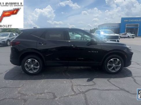 Certified 2025 Chevrolet Blazer LT AWD/4WD image 9