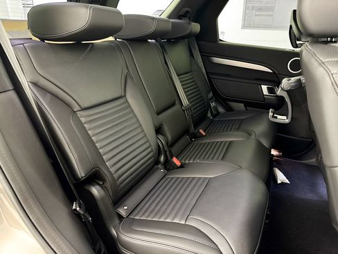 New 2026 Land Rover Discovery Dynamic SE AWD/4WD image 29