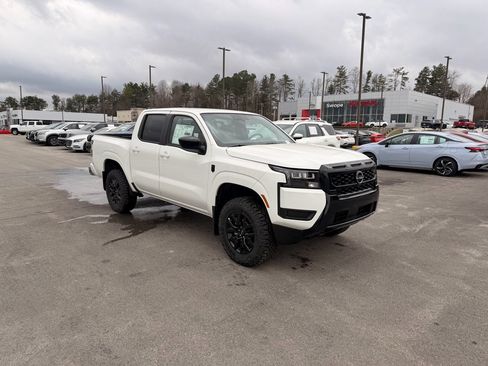 New 2026 Nissan Frontier SV AWD/4WD image 3