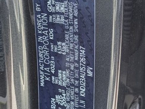 Used 2025 Kia Soul LX FWD image 35