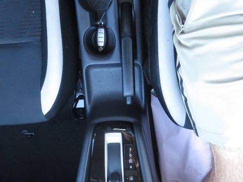 Used 2021 Nissan Versa SV FWD image 50