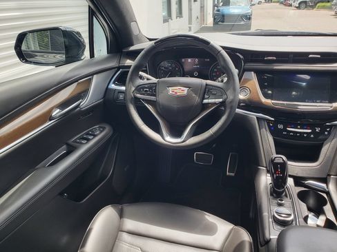 Used 2025 Cadillac XT6 Sport w/ Platinum Package AWD/4WD image 13