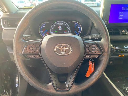 Used 2023 Toyota RAV4 LE AWD/4WD image 32