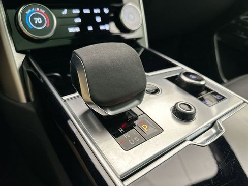 Used 2023 Land Rover Range Rover SE image 12