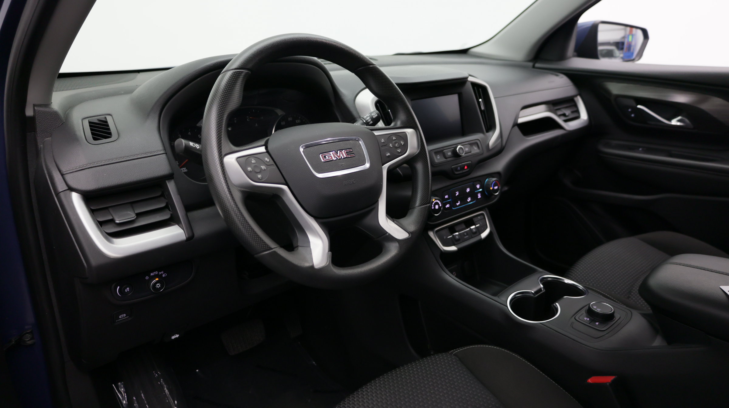 Used 2024 GMC Terrain SLE FWD image 12