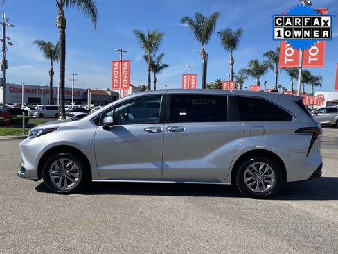 Certified 2025 Toyota Sienna LE image 40