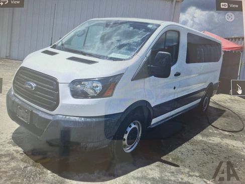 Used 2018 Ford Transit 150 XL RWD image 2