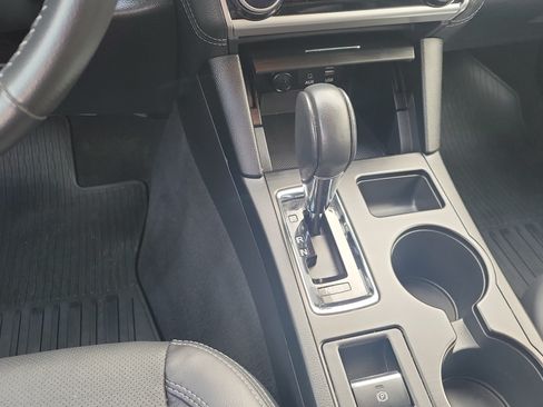 Used 2018 Subaru Outback 2.5i Limited AWD/4WD image 24