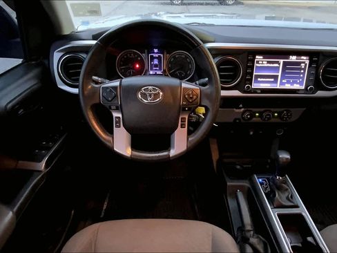Used 2020 Toyota Tacoma SR5 RWD image 6