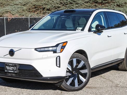 New 2025 Volvo EX90 Plus w/ Protection Package Premier image 1