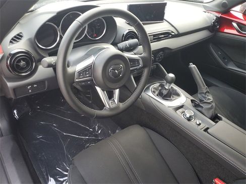 New 2025 MAZDA MX-5 Miata Club image 11
