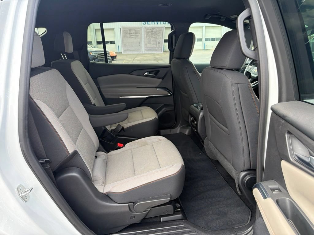 Used 2026 Chevrolet Traverse LT w/ Driver Confidence Package FWD image 13