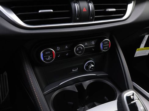 New 2025 Alfa Romeo Stelvio Sprint AWD/4WD image 9