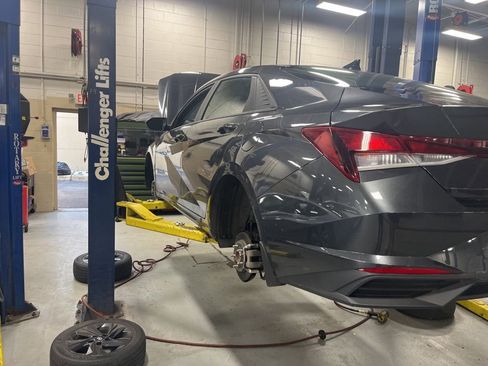 Used 2022 Hyundai Elantra SEL image 7