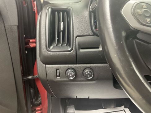 Used 2015 Chevrolet Colorado LT w/ LT Convenience Package AWD/4WD image 12