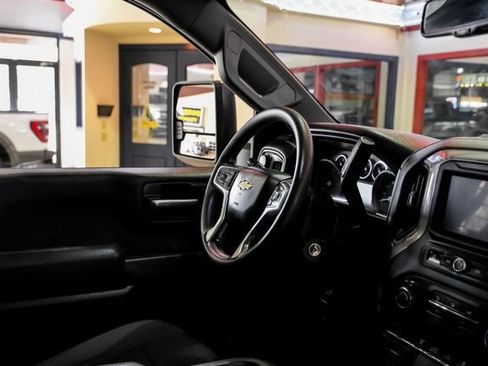 Used 2022 Chevrolet Silverado 2500 Custom w/ Gooseneck/5TH Wheel Package AWD/4WD image 15