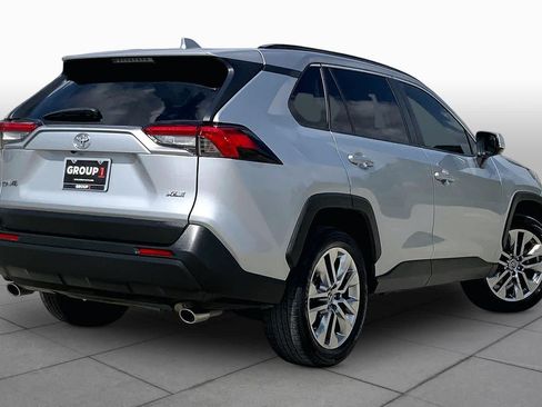 Used 2019 Toyota RAV4 XLE Premium FWD image 13