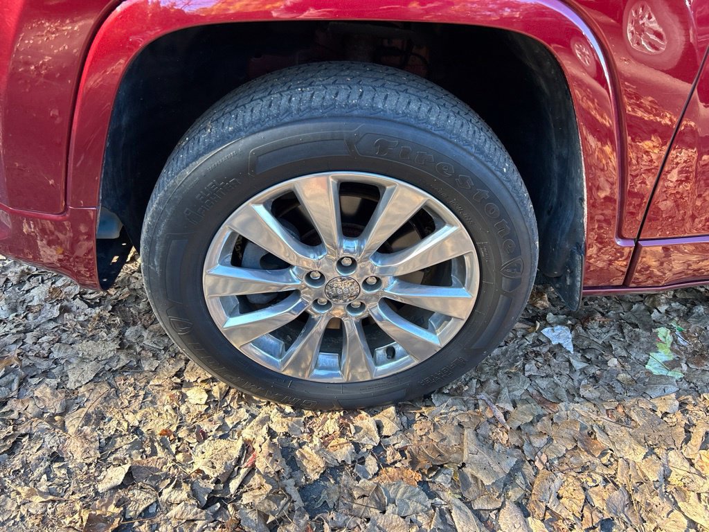 Used 2017 Jeep Cherokee Overland AWD/4WD image 10