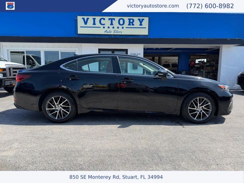 Used 2018 Lexus ES 350 w/ Luxury Package w/Wood Trim FWD image 2
