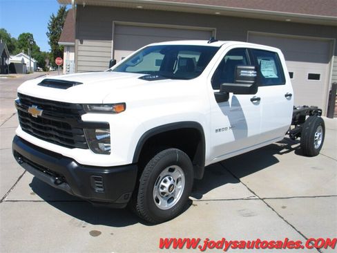 Used 2024 Chevrolet Silverado 2500 W/T w/ WT Fleet Convenience Package AWD/4WD image 28