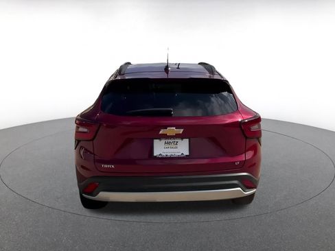 Used 2025 Chevrolet Trax LT image 12