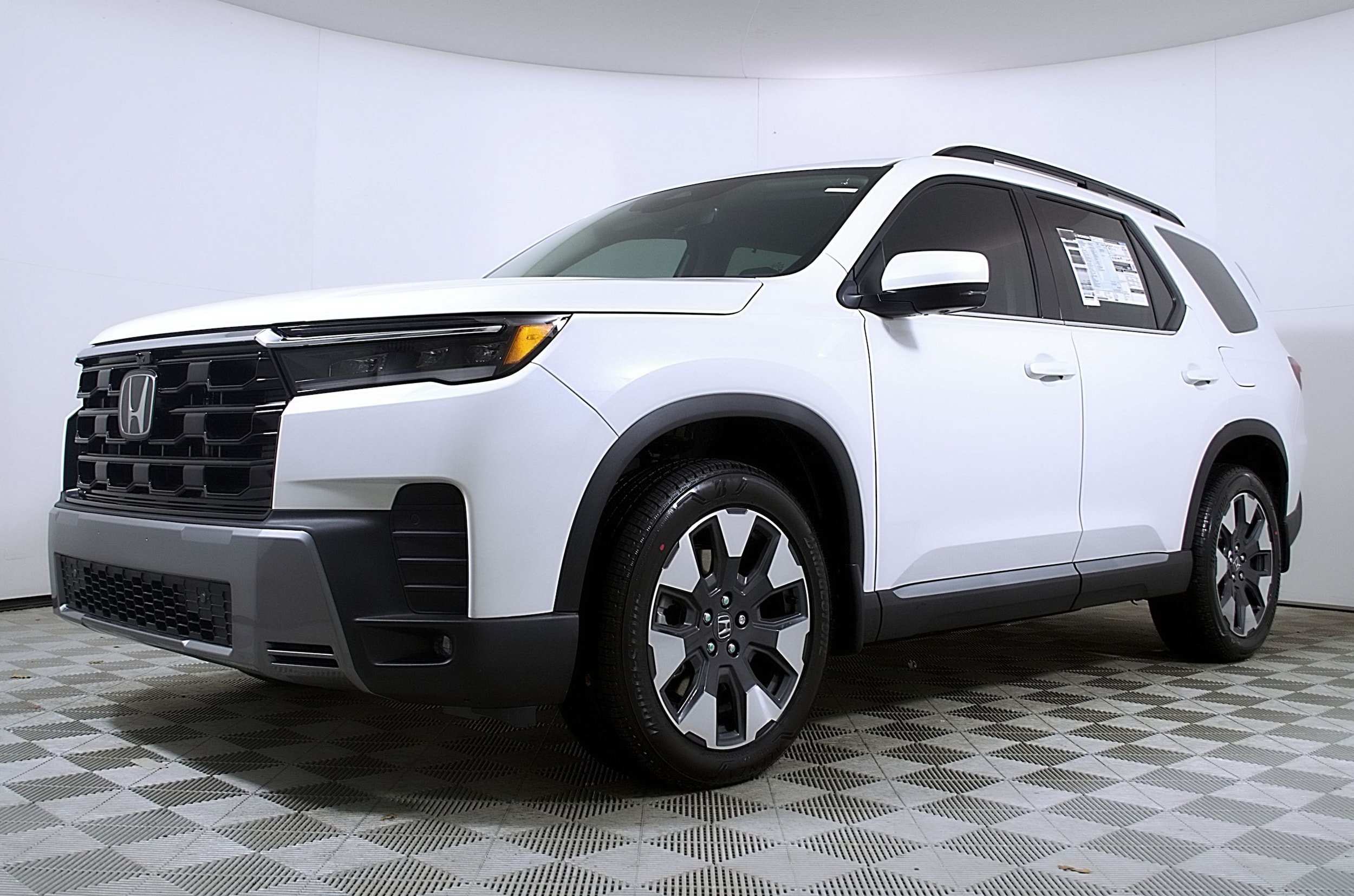 New 2026 Honda Pilot Elite image 2