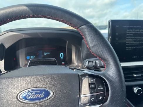 Used 2025 Ford Explorer ST-Line w/ ST-Line Street Pack AWD/4WD image 14