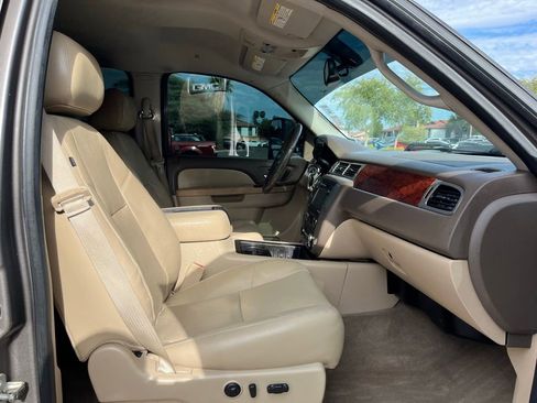 Used 2014 GMC Sierra 2500 SLT w/ SLT Convenience Package image 17