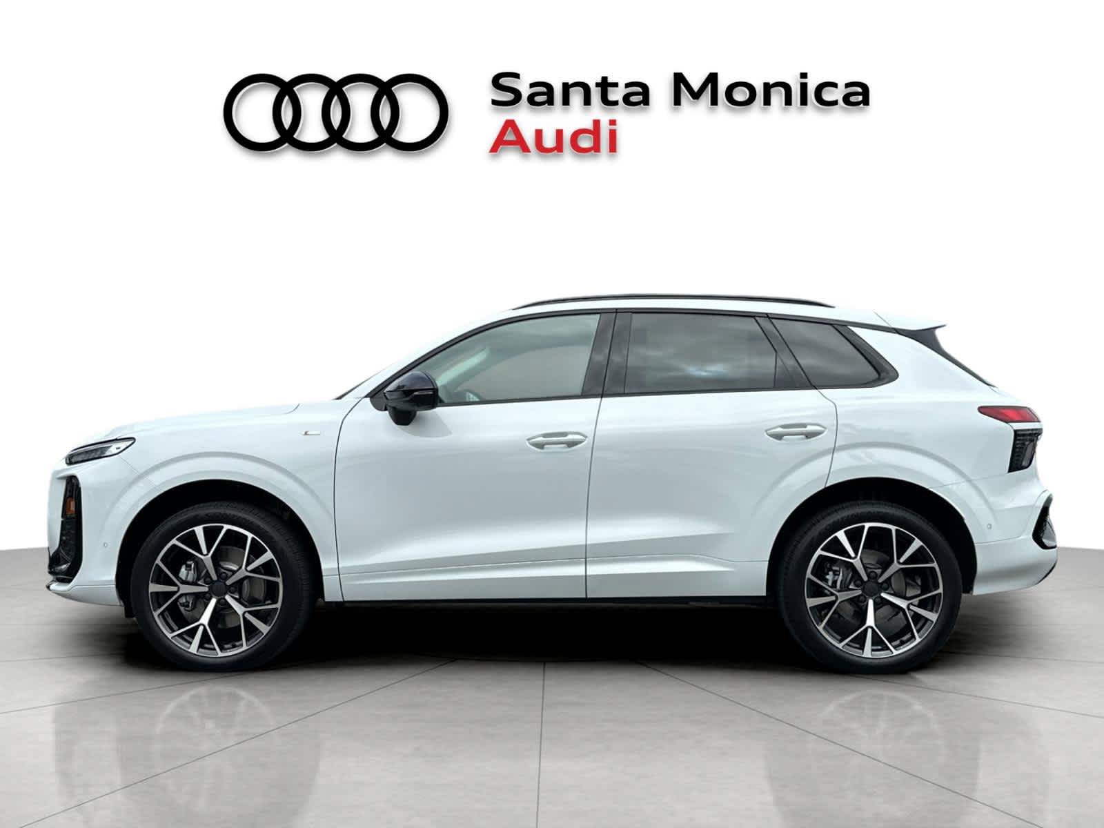 New 2026 Audi Q3 quattro 2.0T w/ Driver Assistance Package AWD/4WD image 5