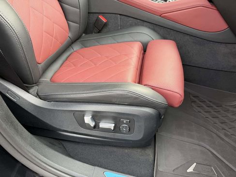 Used 2024 BMW X6 xDrive40i w/ Executive Package image 11