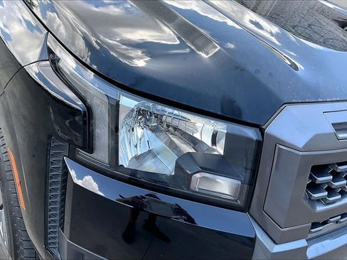 Certified 2025 Nissan Frontier SV RWD image 26