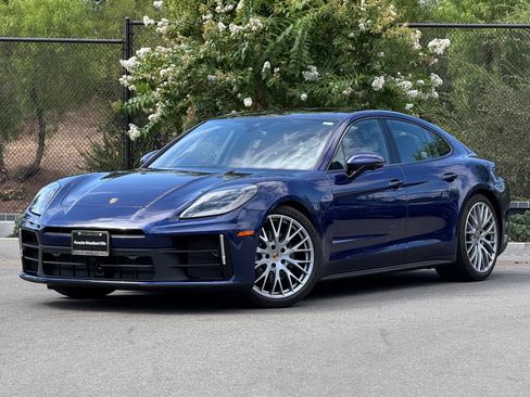 Used 2026 Porsche Panamera image 1