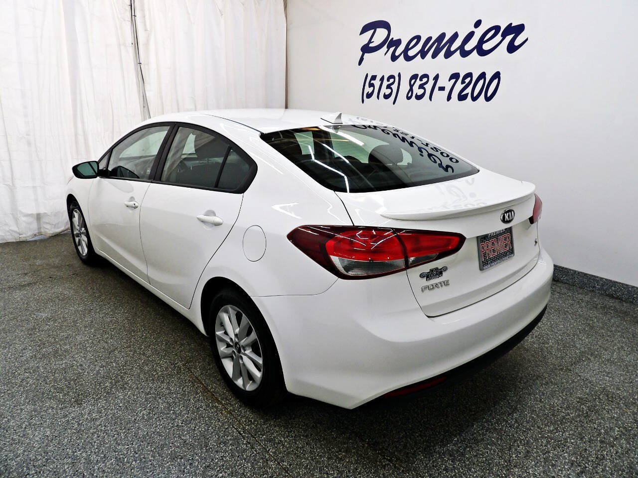 Used 2017 Kia Forte S FWD image 4