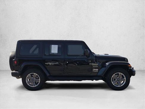 Used 2020 Jeep Wrangler Unlimited Sahara AWD/4WD image 4