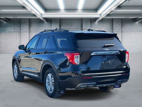 Used 2020 Ford Explorer XLT w/ Equipment Group 202A AWD/4WD image 28