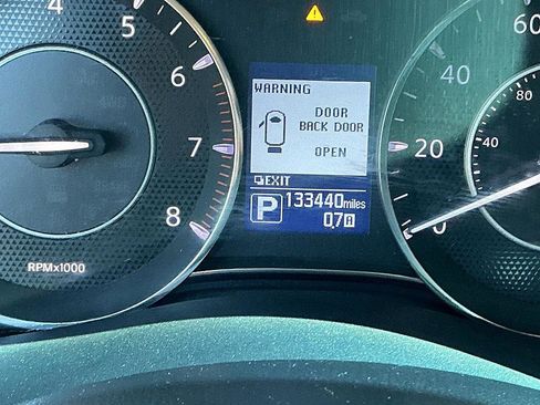 Used 2017 Nissan Armada Platinum w/ Interior Lighting Package image 15