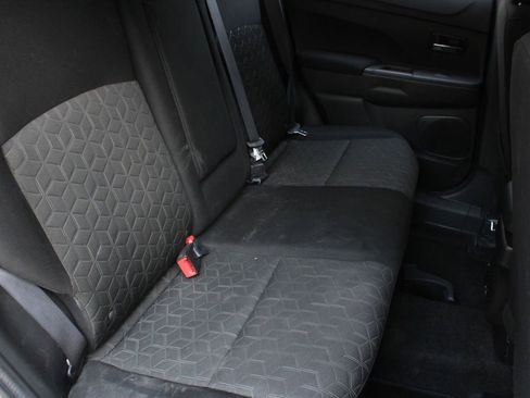 Used 2025 Mitsubishi Outlander Sport LE AWD/4WD image 23
