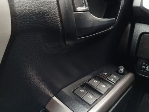 Used 2021 Toyota Tacoma SR5 image 18