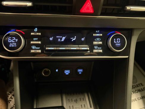 Used 2020 Hyundai Sonata SEL w/ Premium + Sunroof Package FWD image 34