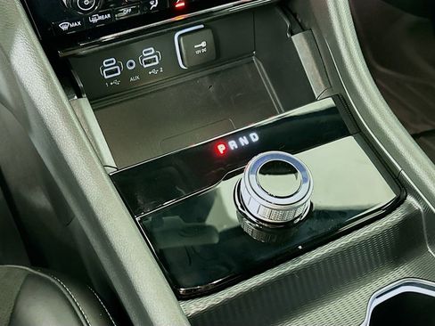 Used 2025 Jeep Grand Cherokee Altitude image 22