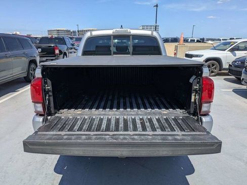 Used 2017 Toyota Tacoma SR RWD image 12