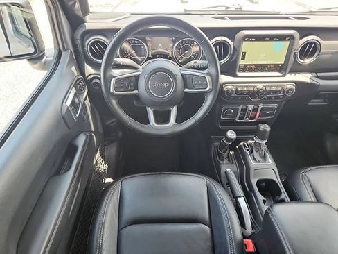 Used 2018 Jeep Wrangler Unlimited Sahara w/ Dual Top Group AWD/4WD image 11